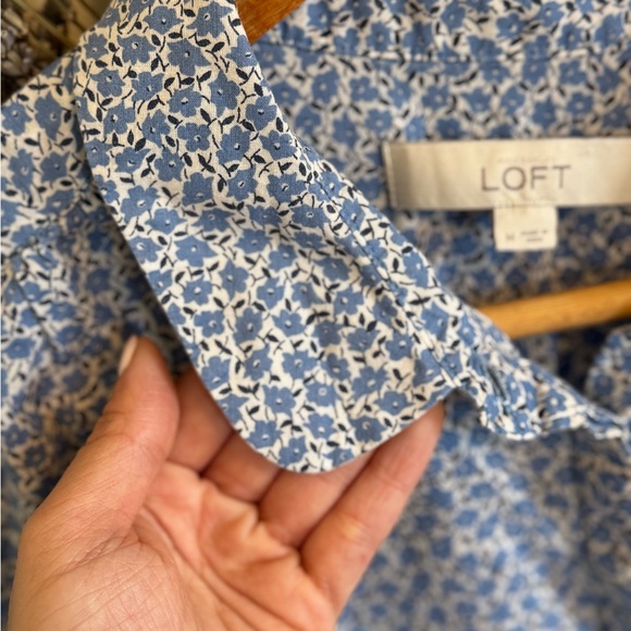 LOFT Floral Blue Patterned Button Down - Picture 6 of 6